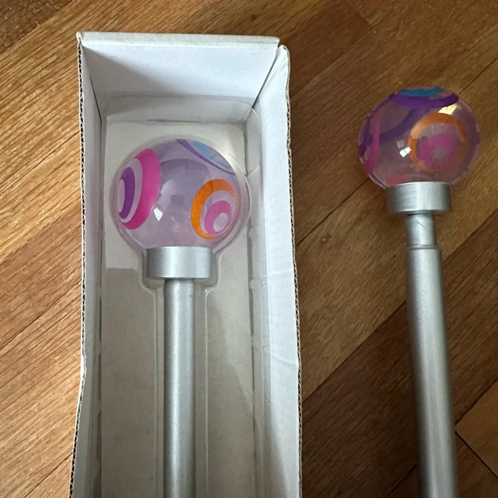 Set of two curtain rods